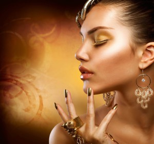 1347622899_how_to_choose_jewelry_made_of_gold_6_tips_to_wear_gold_01[1]